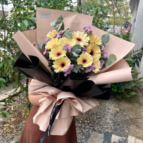Cheryl Daisy Bouquet