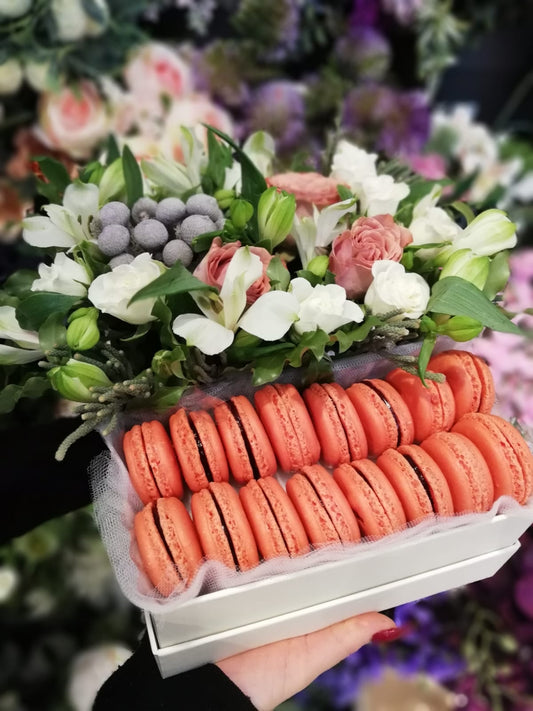 Macarons and Chocolate Cake: Perfect Pairings with Flowers