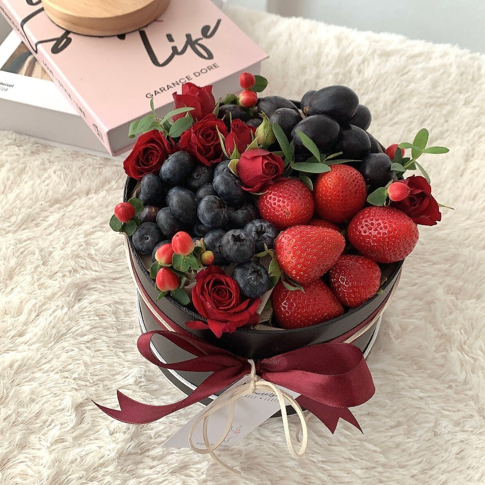 V2024 Berry In Love Fruit Box | Laurels & Leafz