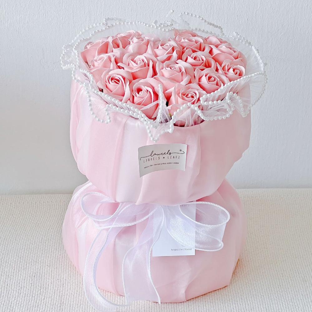 V2024 Love Pink Soap Rose Bouquet