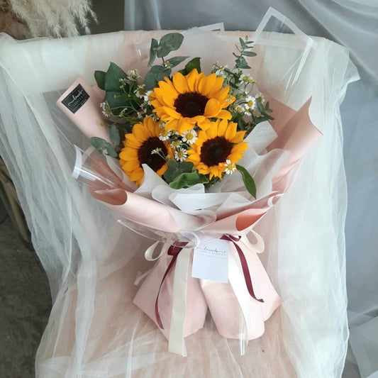 Shinny Sunflower Bouquet | Laurels & Leafz