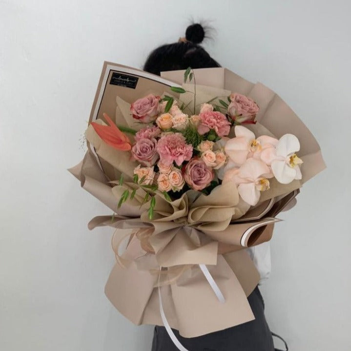 Wright Cappuccino Rose Bouquet