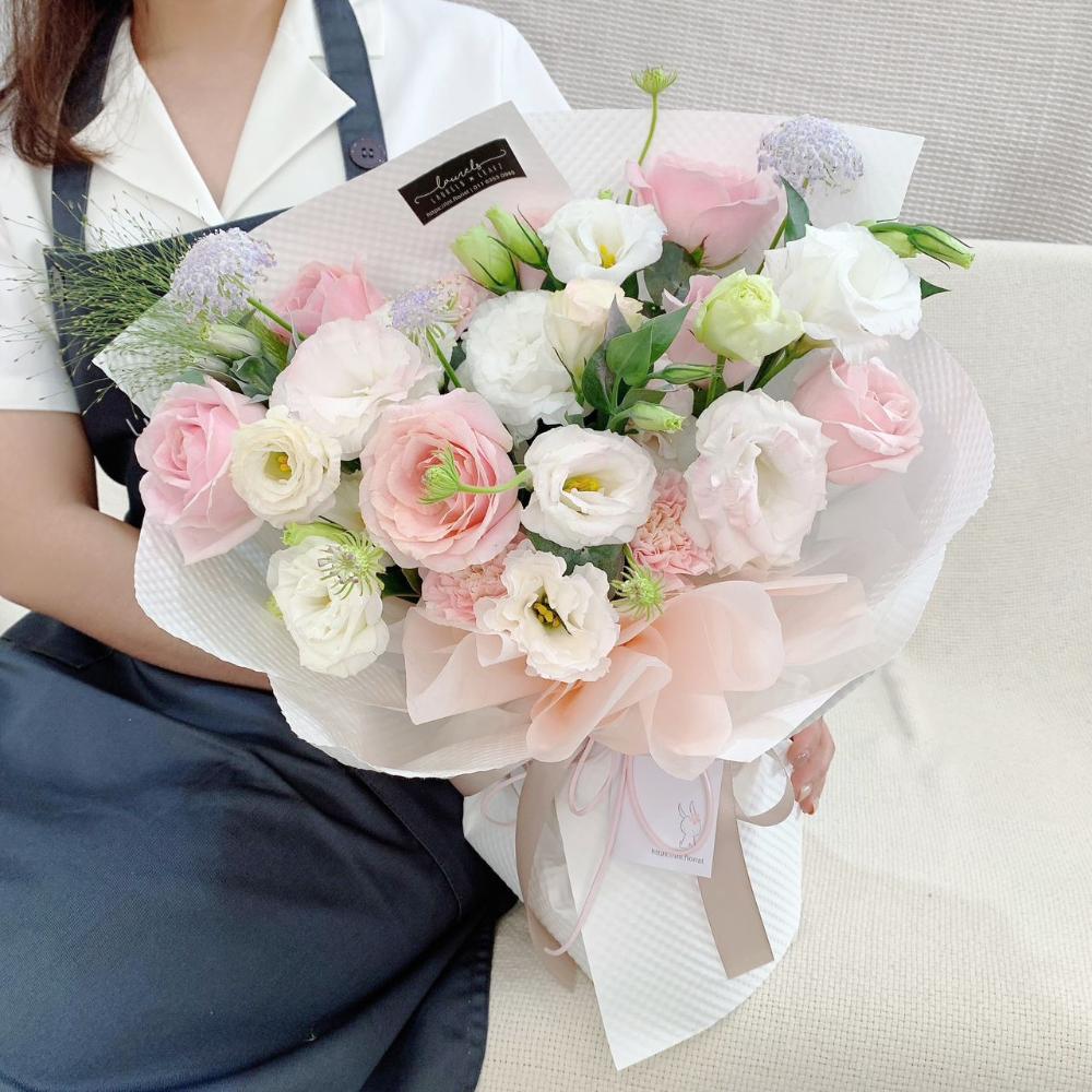 V2024 Chihiro Mix Flower Bouquet