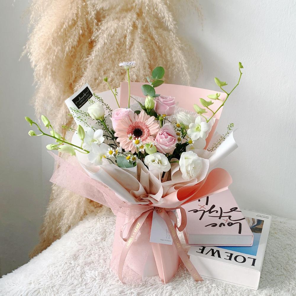 V2024 Fairy's Smile Mix Flower Bouquet