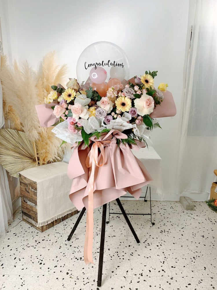 Arielle Opening Flower Stand | Laurels & Leafz