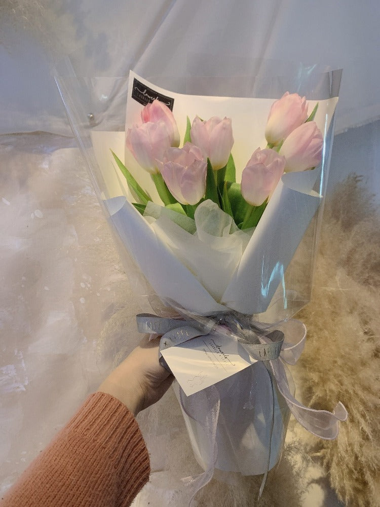 Eleanora Tulip Bouquet | Laurels & Leafz