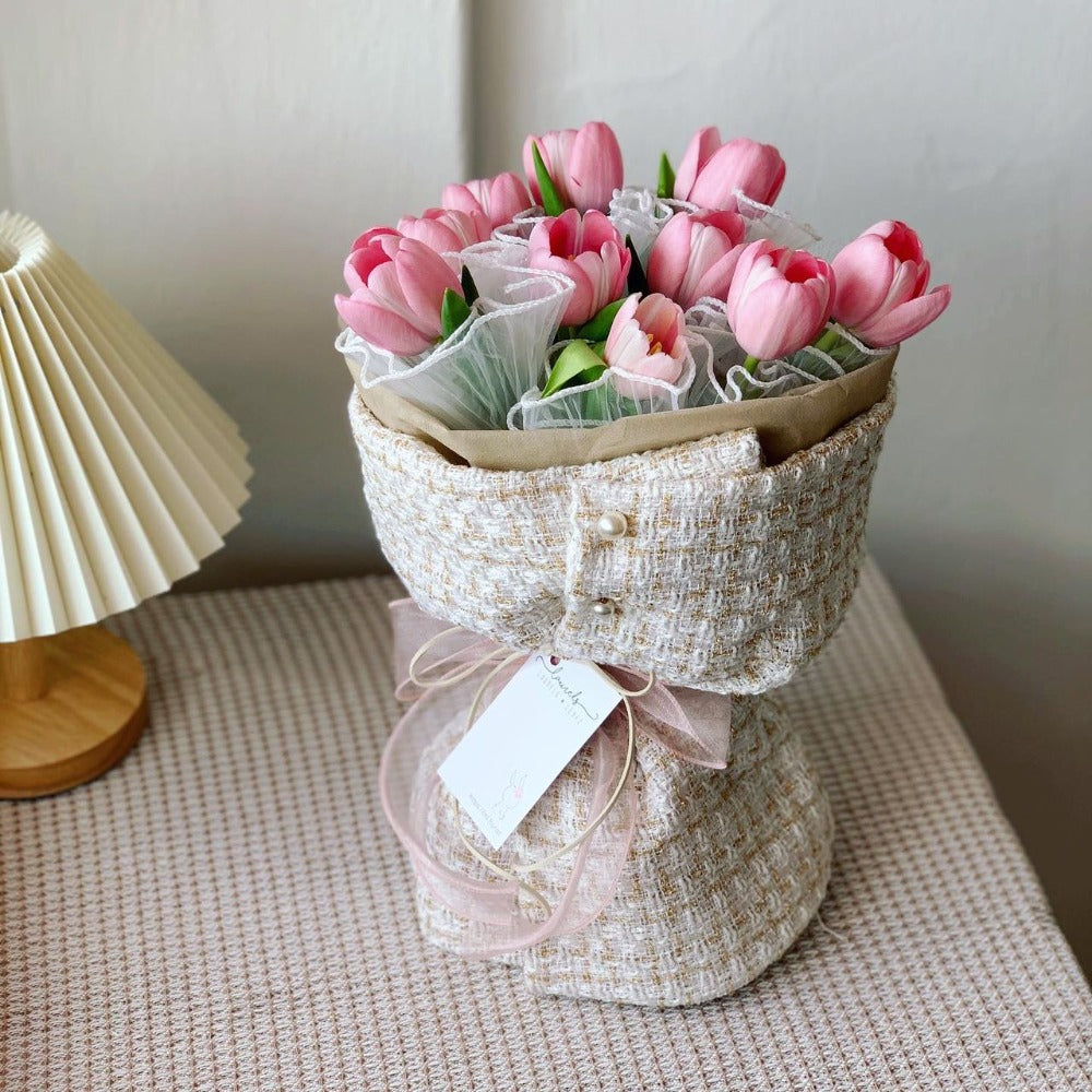 Classic Tulip Bouquet | Laurels & Leafz